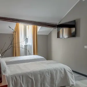 Casa Mia 2*, Milan Italie